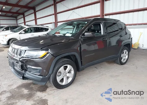 2019 Jeep Compass Latitude 4X4 z USA, uszkodzony, nr VIN 3C4NJDBBXKT733963